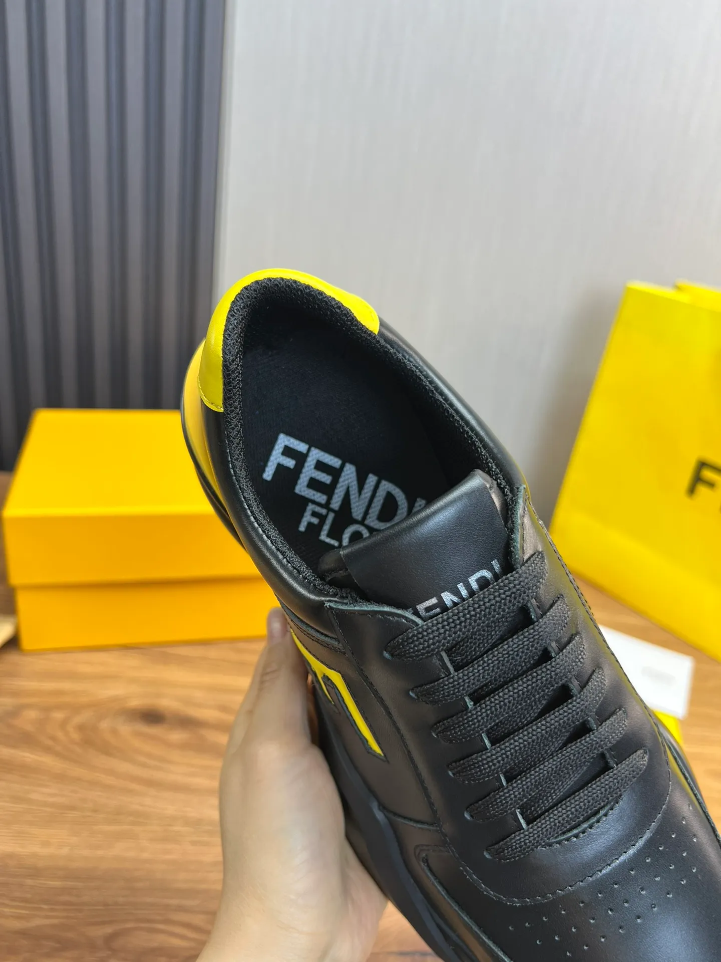 Men's shoes 💰520💰 Fendi [Fendi] hot style is on the market 🔥Fashionable casual men's shoes 🔱 Made of original cowhide + breathable mesh lining + sheepskin feet, perfect shape, top quality, you deserve it 🔜Original outsole, ultra-light, non-slip and wear-resistant 👣 Standard size 38-44 (customized in 45)